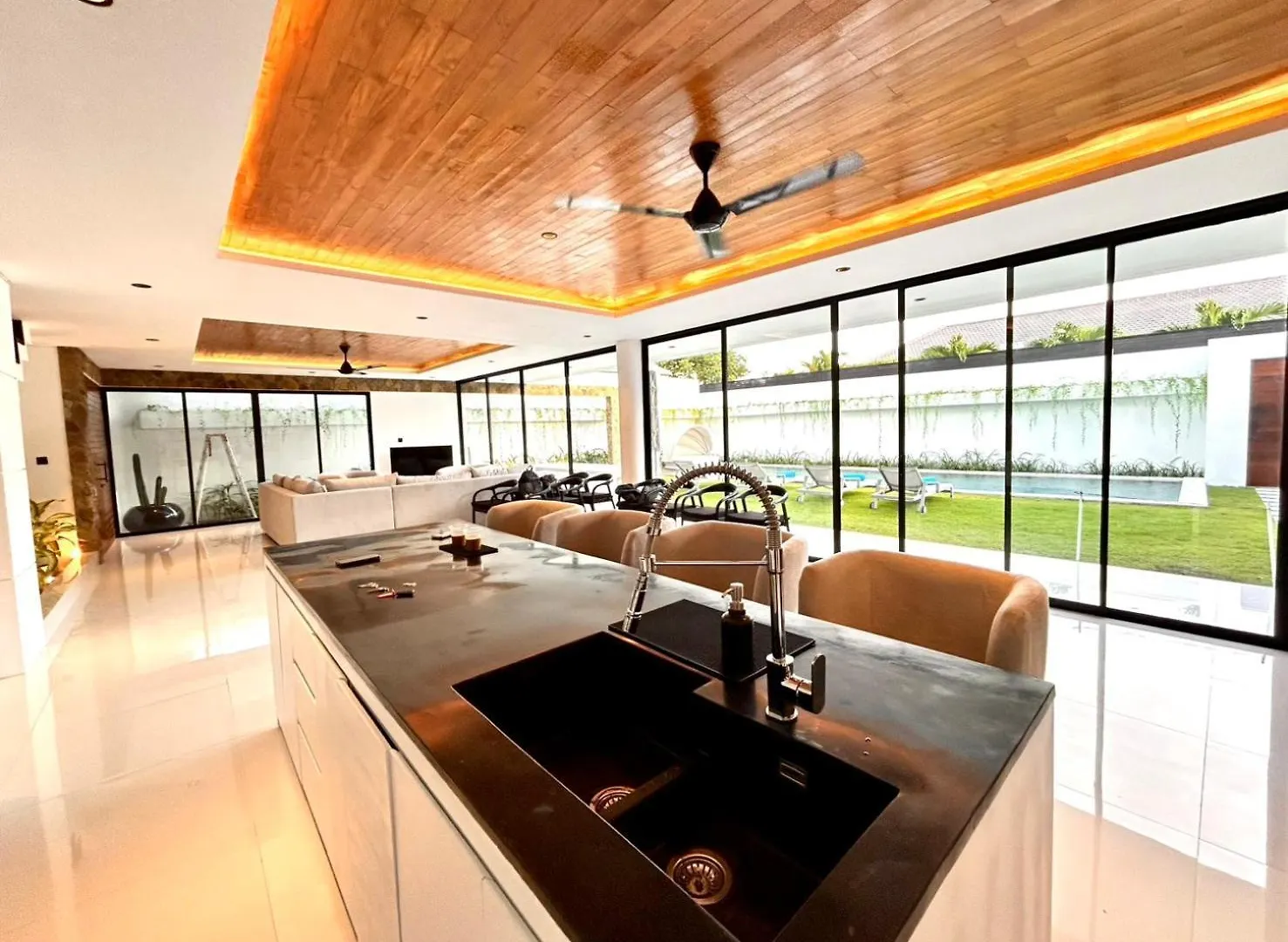 Villa Kawis Seminyak インドネシア
