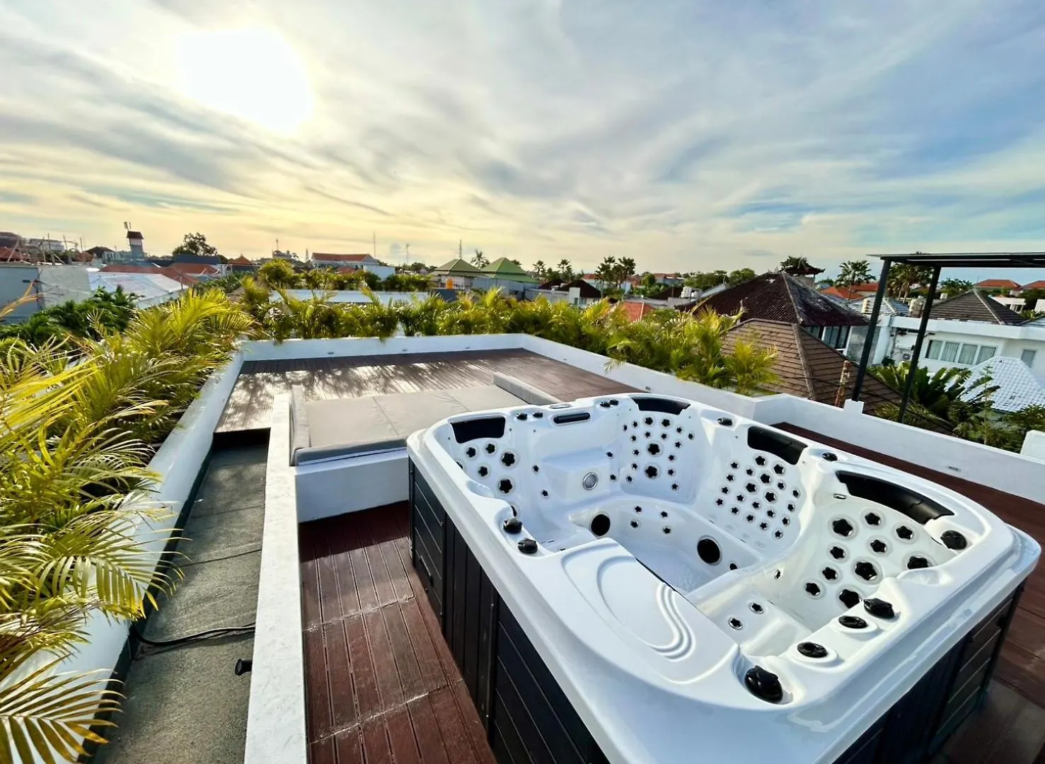 Villa Kawis Seminyak スミニャック